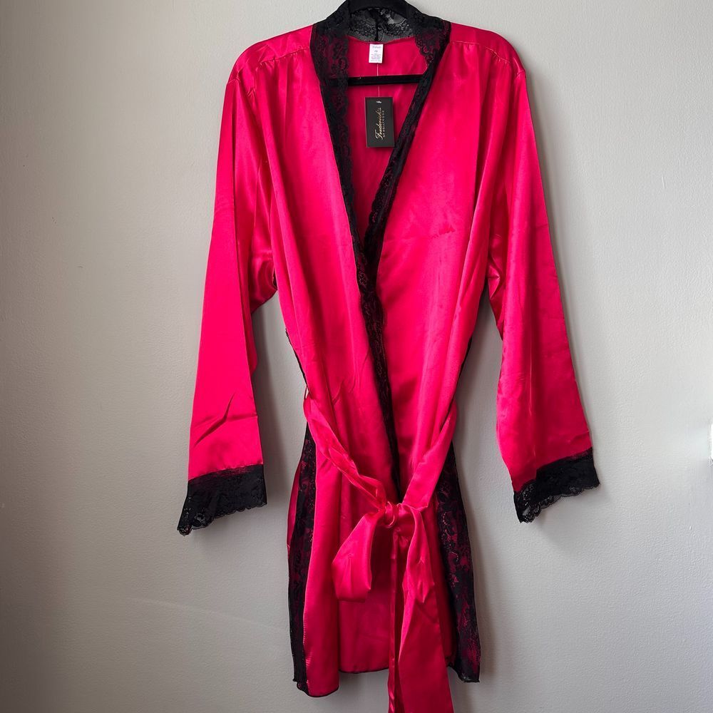 Fredericks of Hollywood Aspen Mae Short Robe Women 1X Red Black Lace Sexy Plus